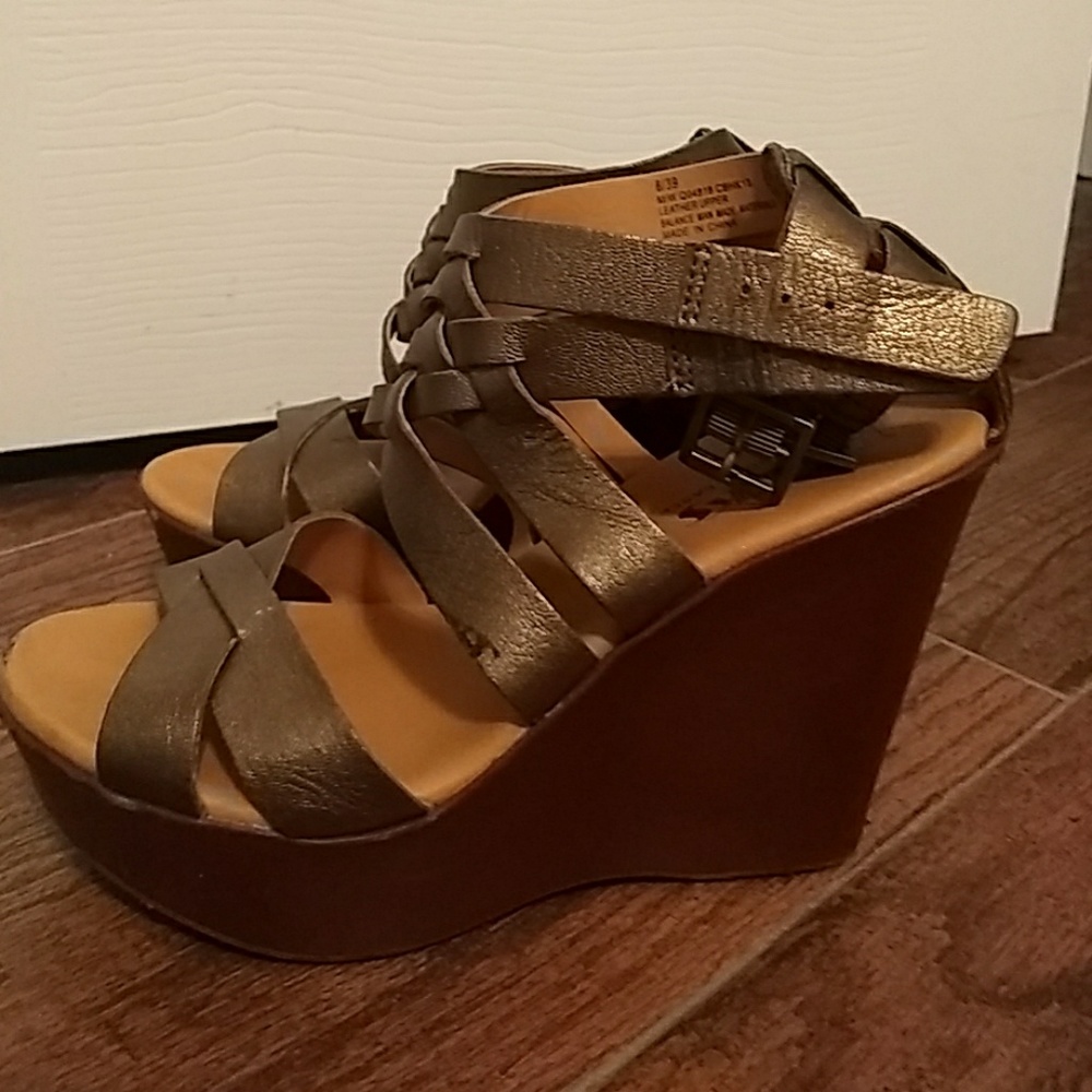 Korks wedge sandals